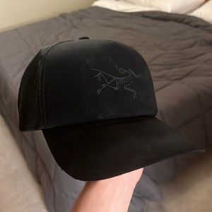 arcteryx trucker hat